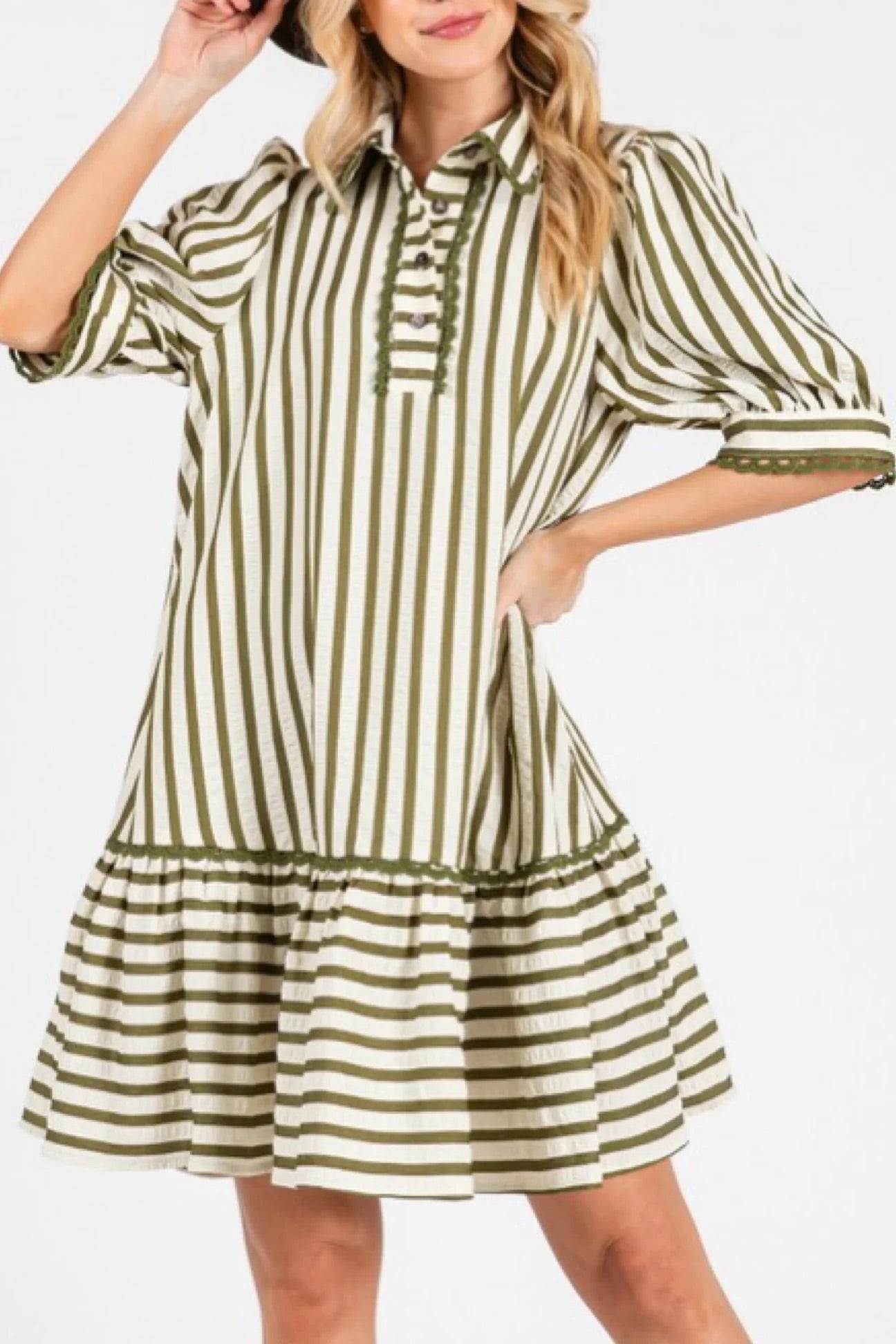 Traje verde/ crema lineas